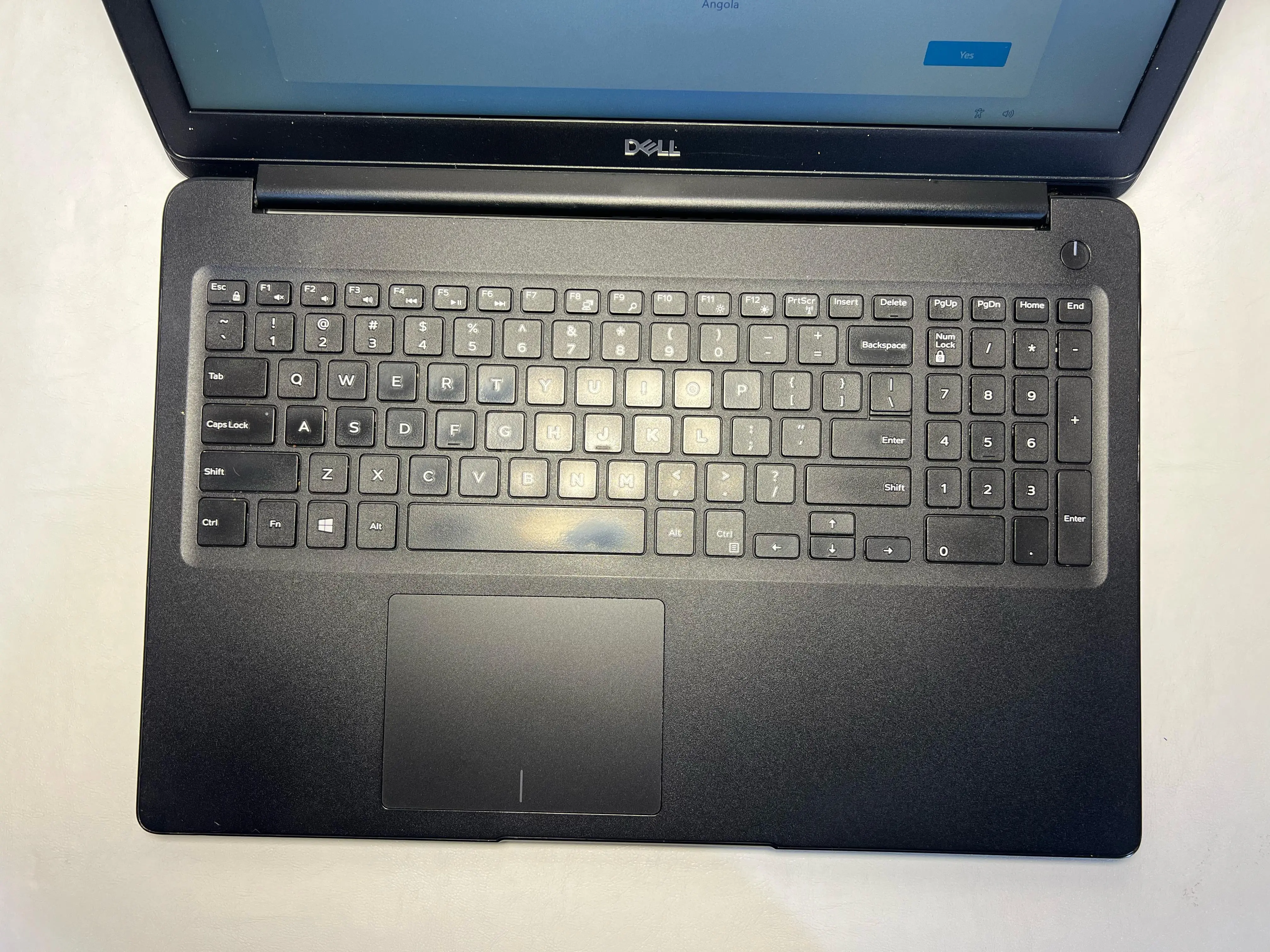 Dell Latitude 3500 &mdash; şəkil 1