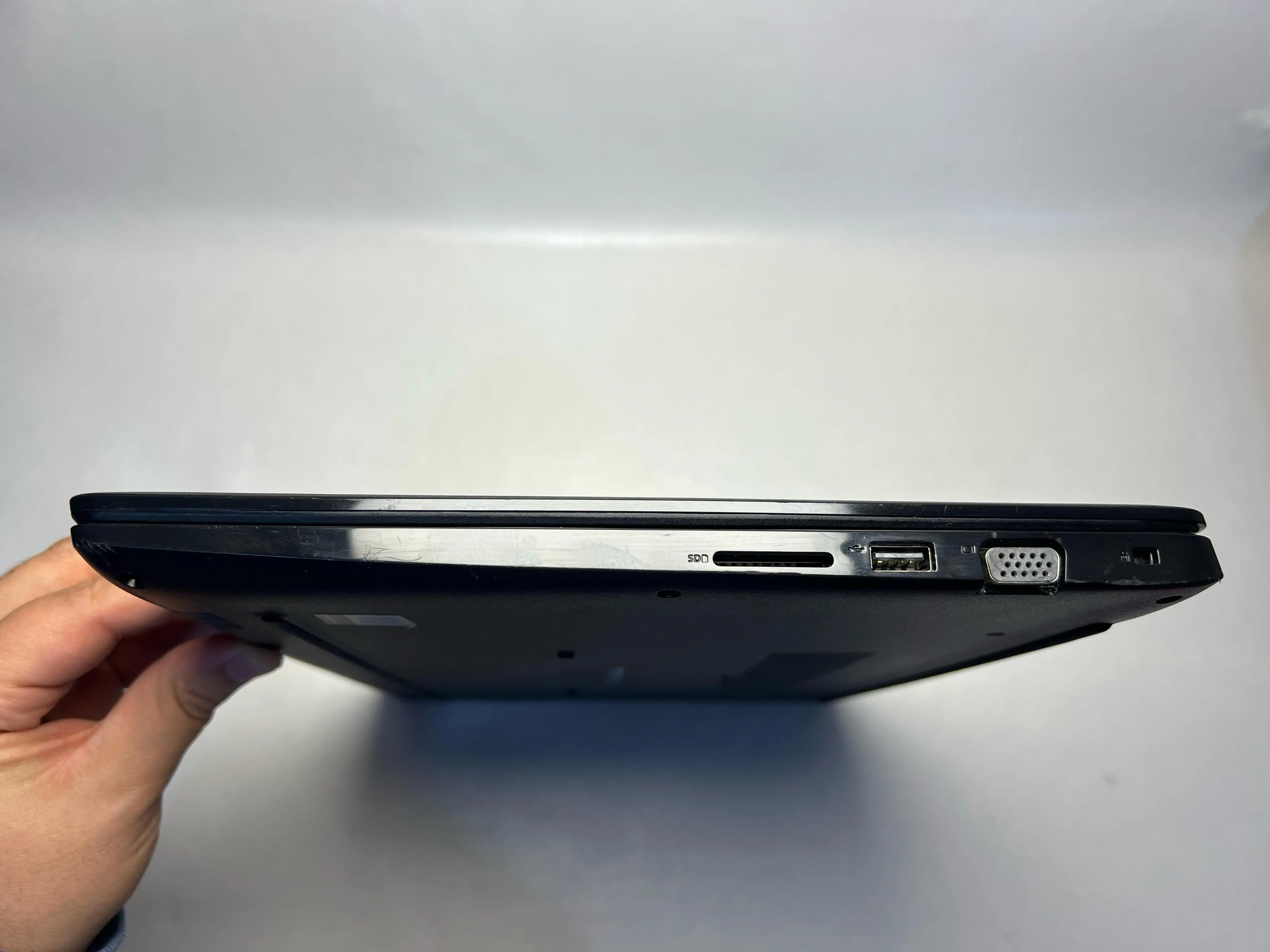 Dell Latitude 3500 &mdash; şəkil 5