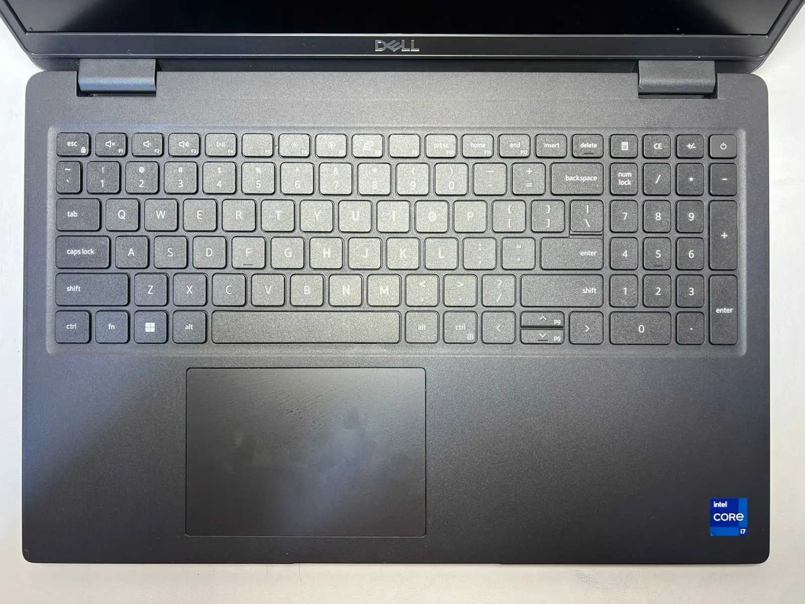 Dell Inspiron 15 3520 — şəkil 1