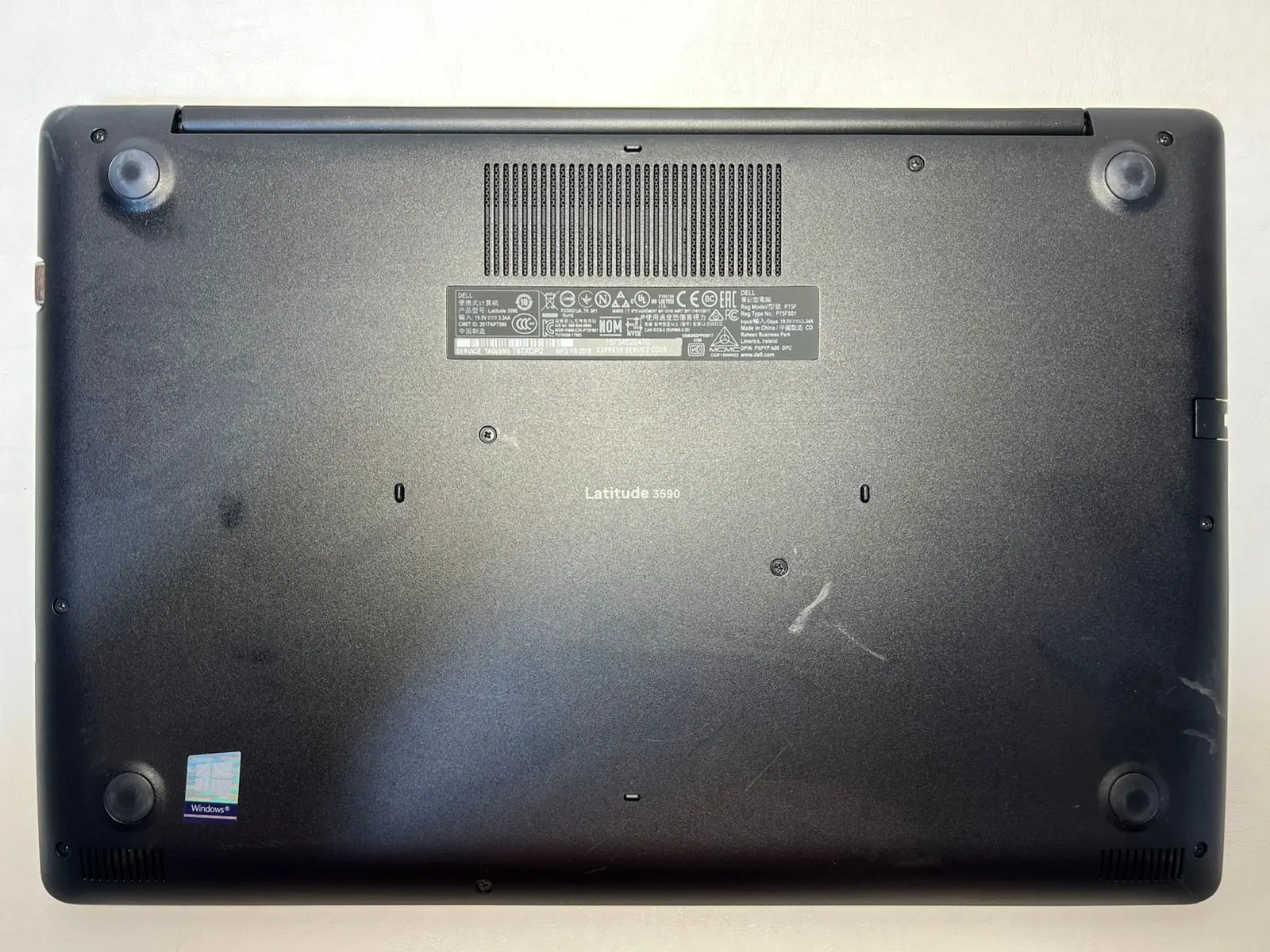 Dell Latitude 3590 &mdash; şəkil 3