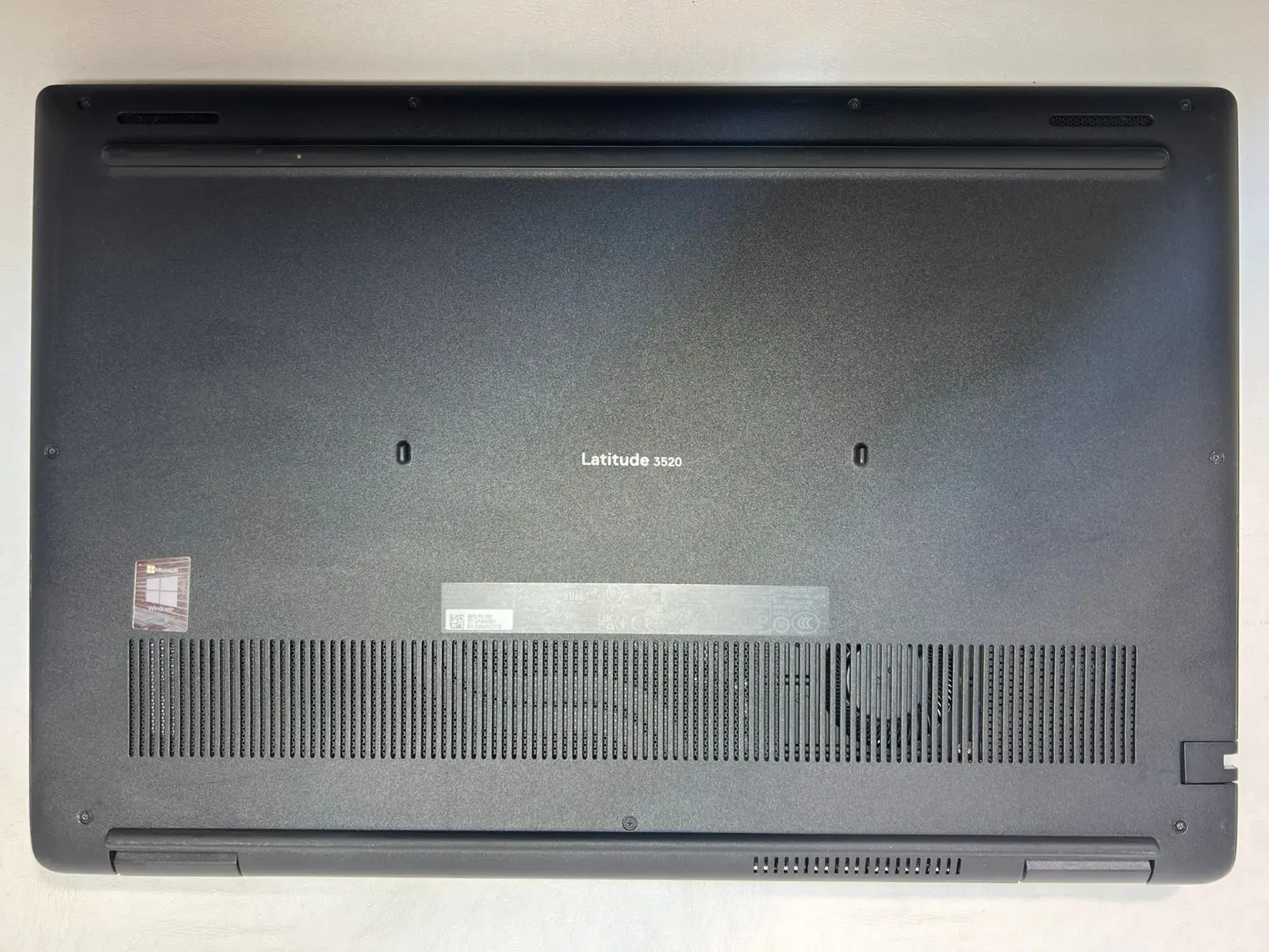 Dell Latitude 3520 — şəkil 3