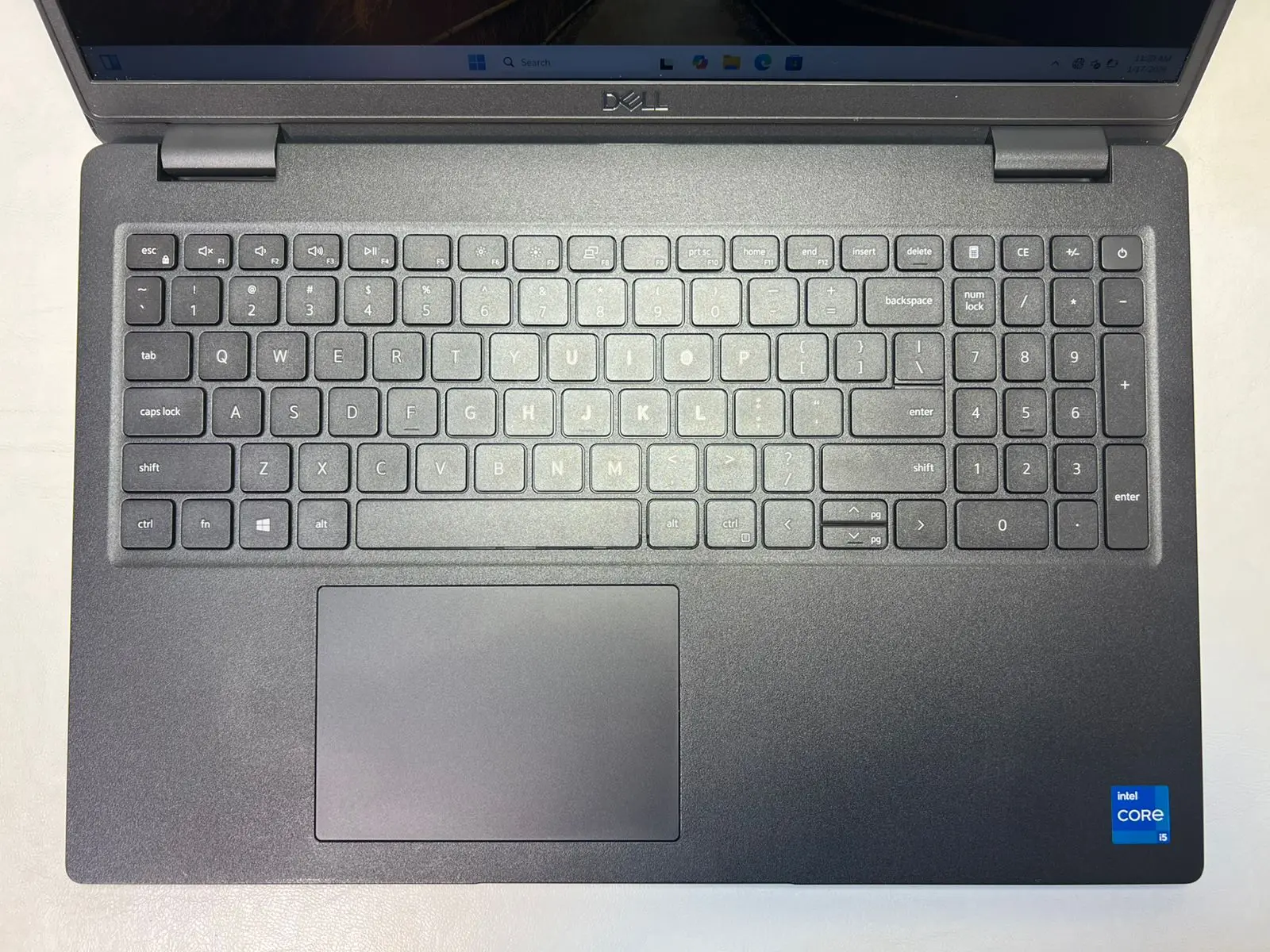Dell Latitude 3520 — şəkil 1