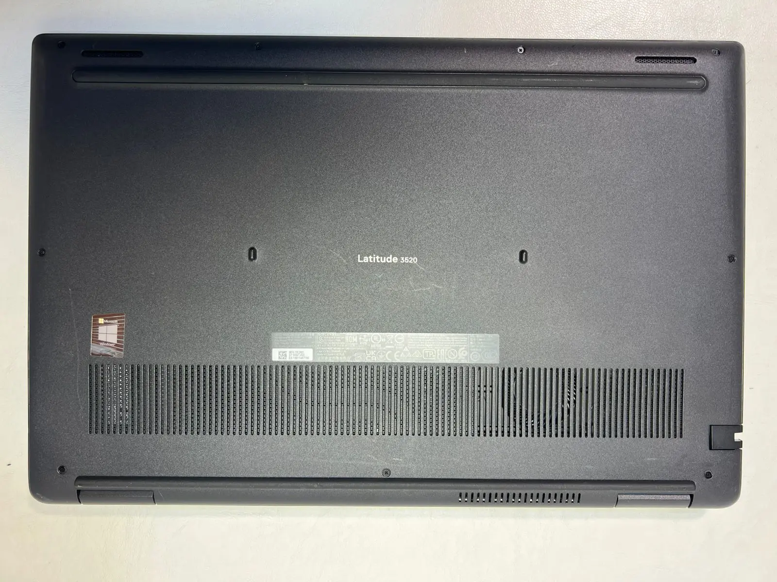 Dell Latitude 3520 — şəkil 3