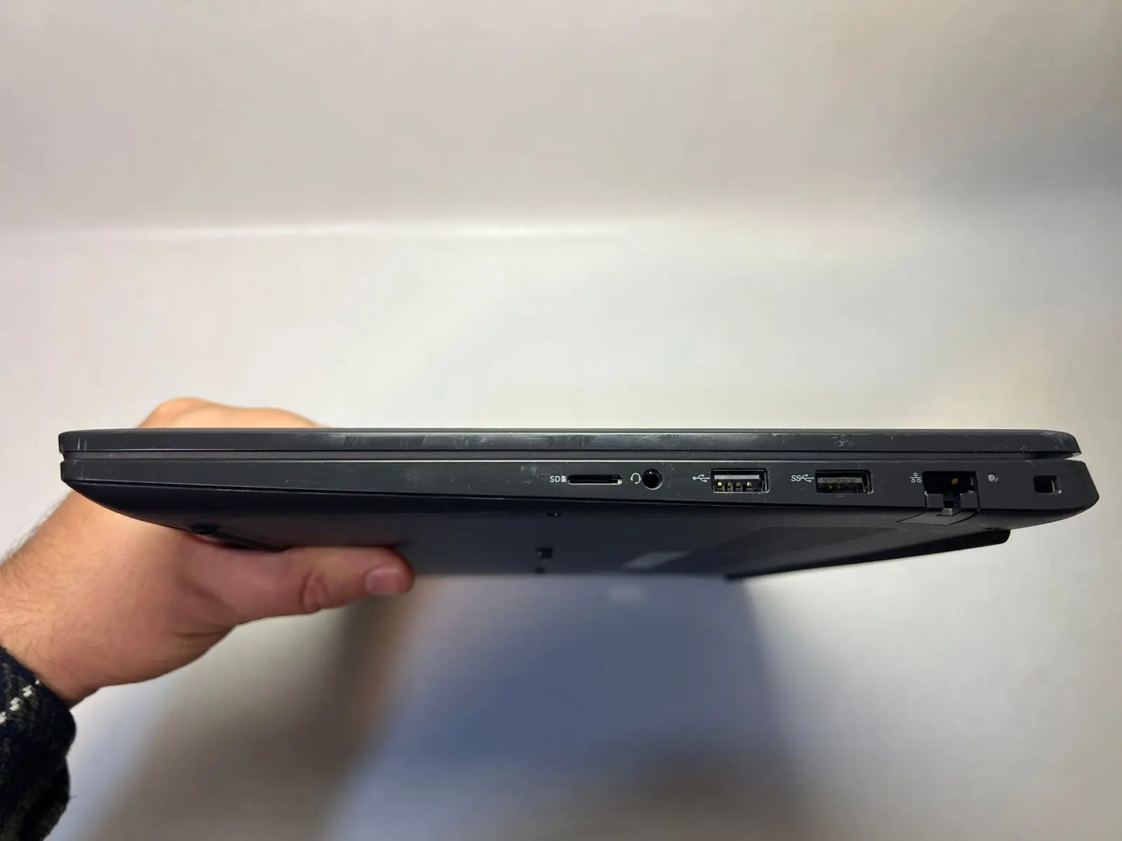 Dell Latitude 3520 — şəkil 5