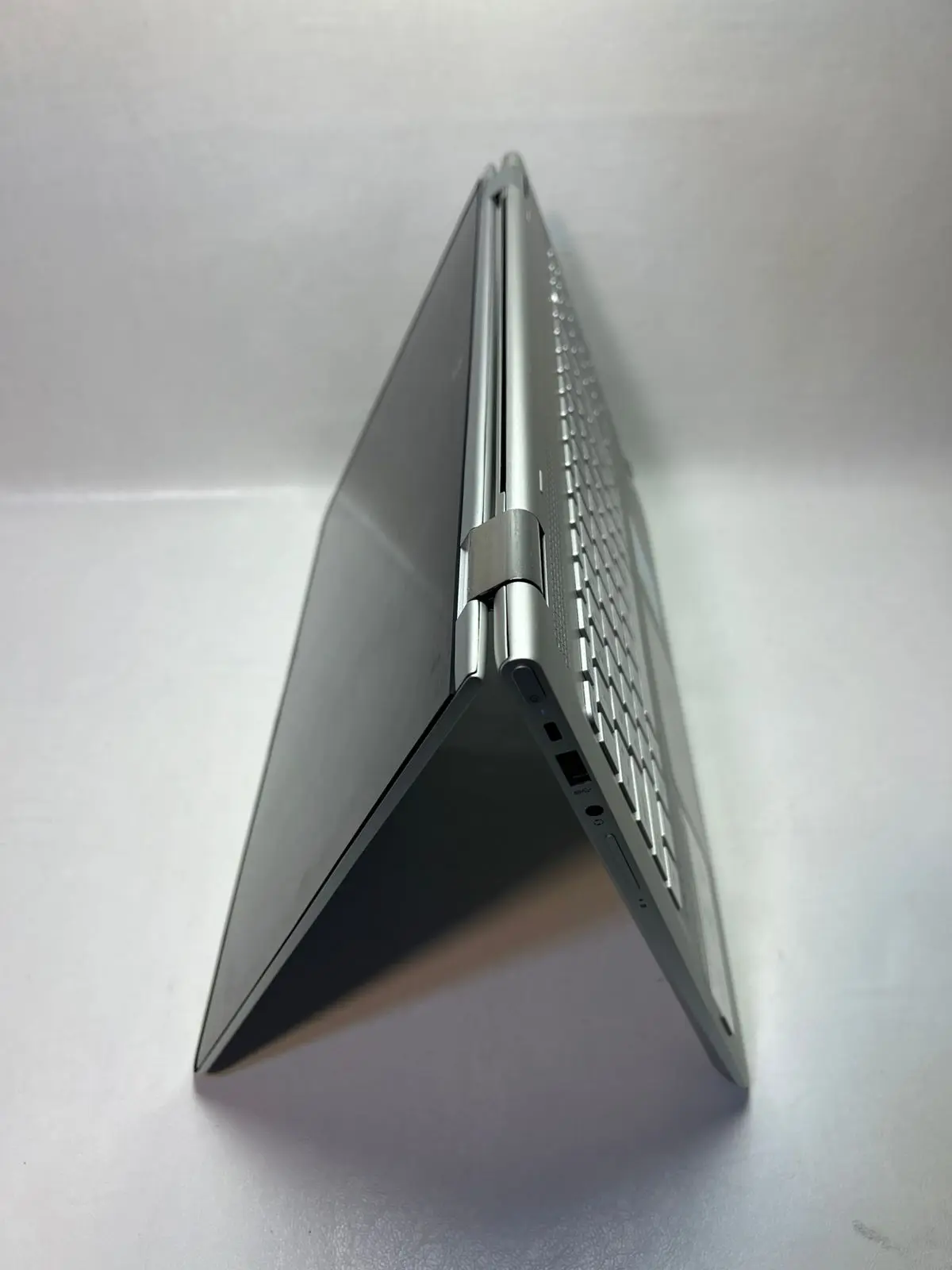 HP Envy x360 — şəkil 1