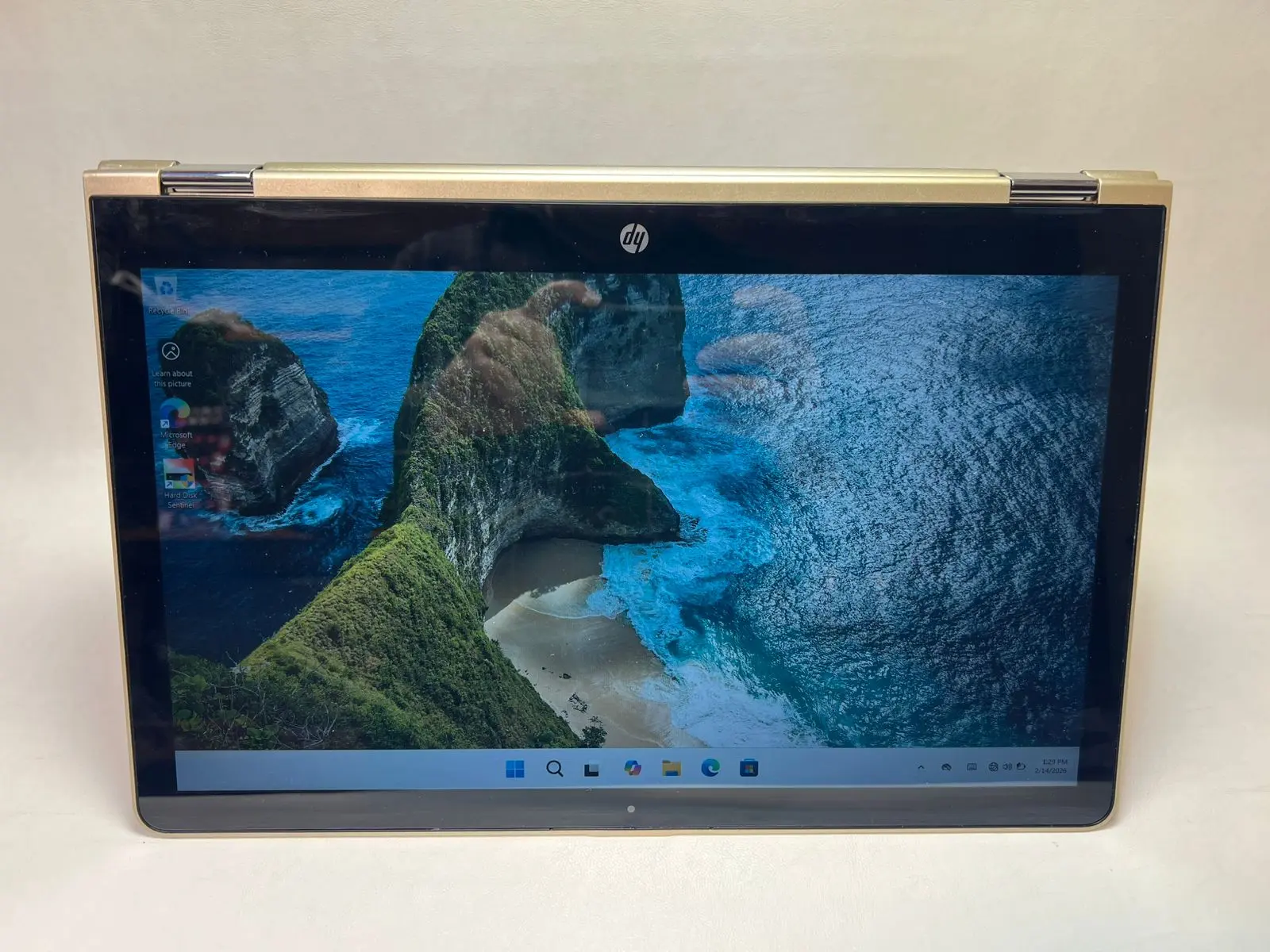 HP Pavilion x360 — şəkil 1