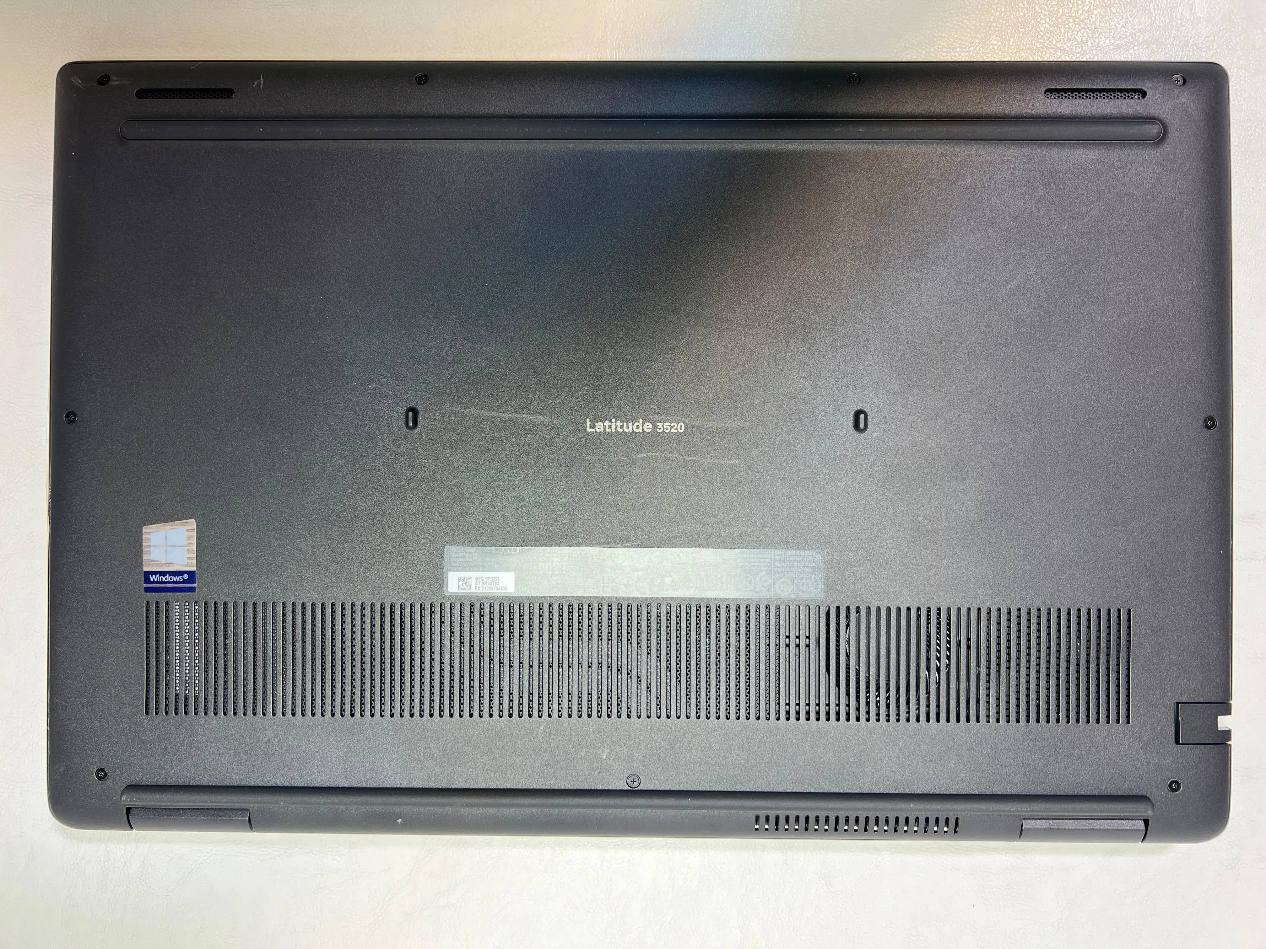 Dell Latitude 3520 &mdash; şəkil 3