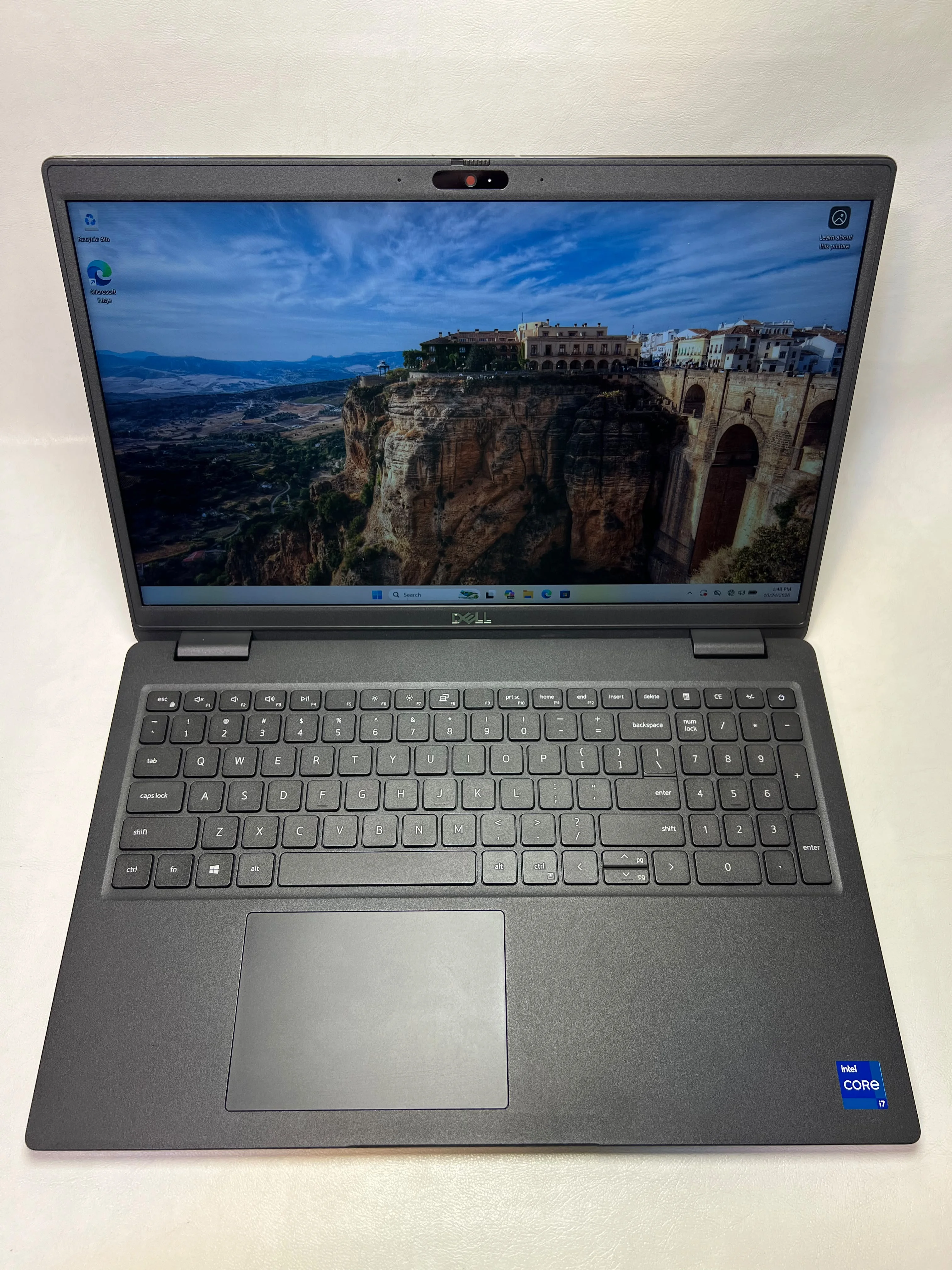 Dell Latitude 3520 &mdash; şəkil 1