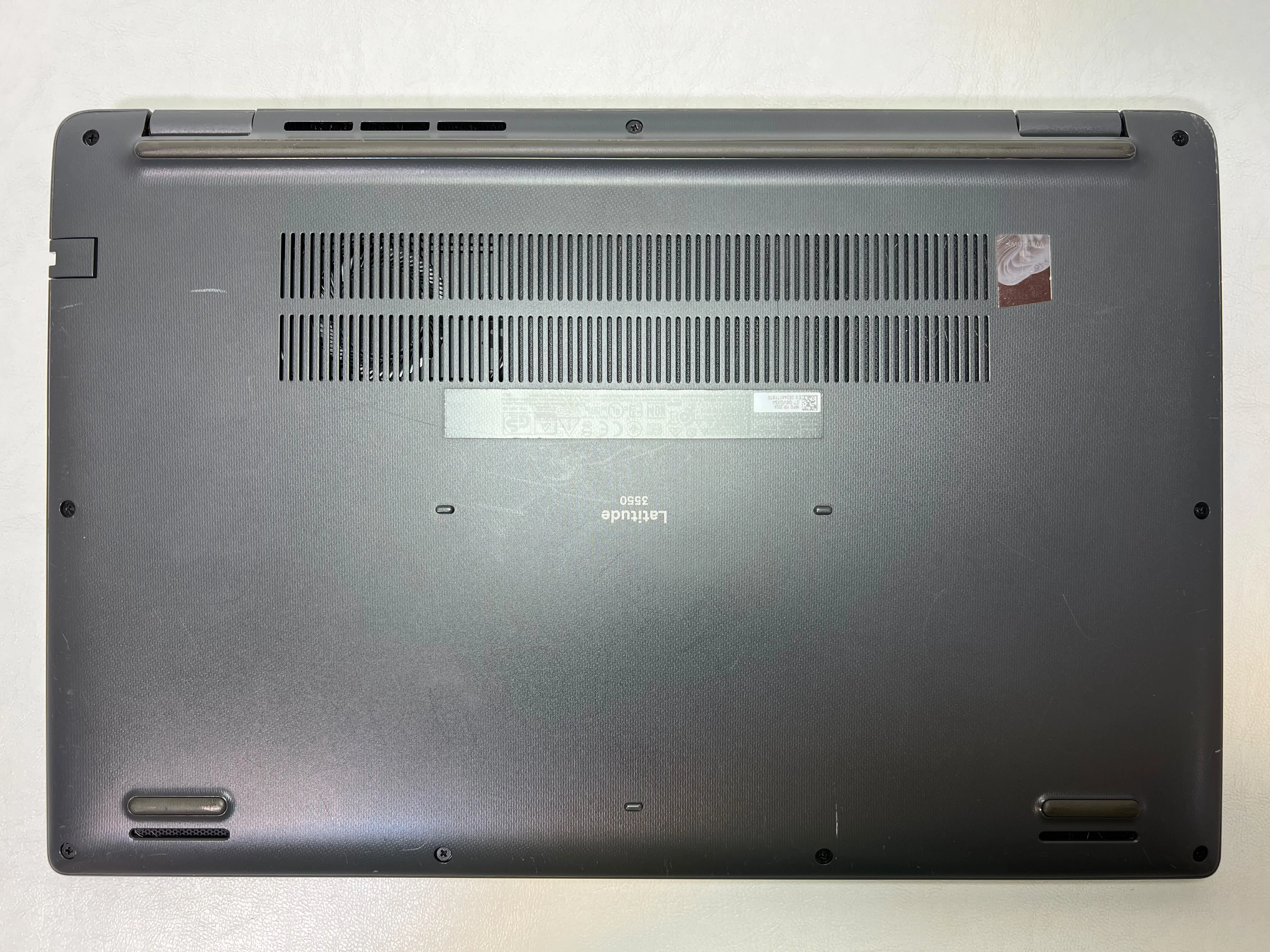 Dell Latitude 3550 &mdash; şəkil 3